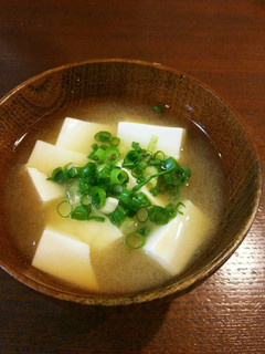 定番!豆腐と小ネギの味噌汁-レシピのメイン写真