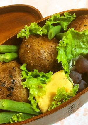 ガツンと!肉巻きおにぎり弁当-レシピのメイン写真
