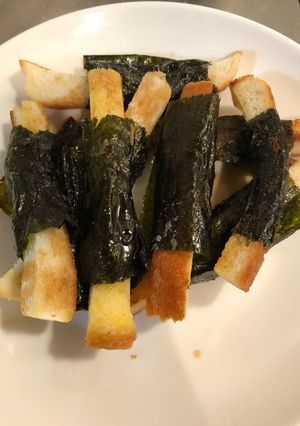 ジュワっと香ばし♫パン耳の海苔バター醤油-レシピのメイン写真