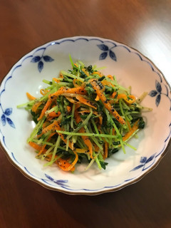 豆苗と人参の胡麻味噌和え-レシピのメイン写真