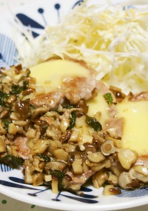 豚ももチーズ焼き♪きのこバジルソースかけ-レシピのメイン写真