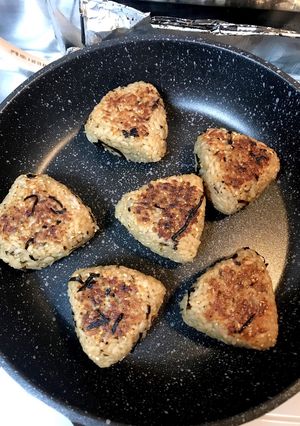 栄養満点ゴマ昆布焼きおにぎり♡-レシピのメイン写真