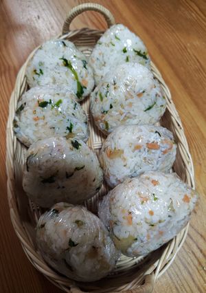 七草粥が苦手な方のための七草おにぎり-レシピのメイン写真