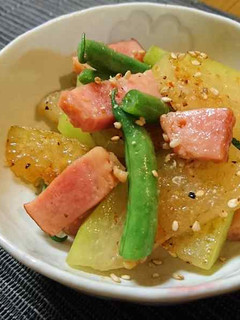 冬瓜とベーコンのにんにくゴマ油炒め-レシピのメイン写真