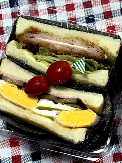 ピクルスがおいしい♡フライドエッグサンド-レシピのメイン写真