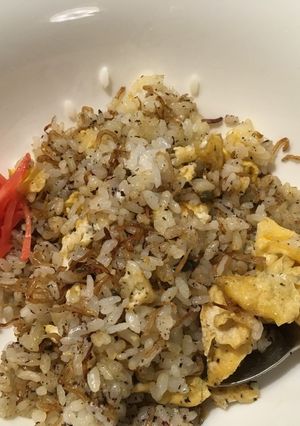 梅（っぽい）ジャコたまご炒飯-レシピのメイン写真