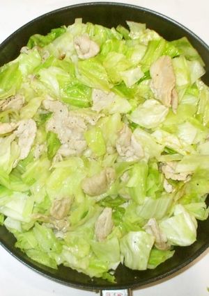 豚肉キャベツの野菜炒め♪簡単黒酢ゴマ味-レシピのメイン写真