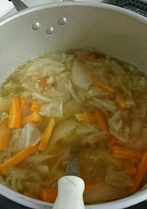 野菜たっぷり簡単コンソメスープ-レシピのメイン写真