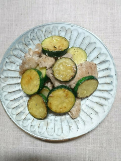 簡単!ズッキーニと豚肉の中華炒め-レシピのメイン写真