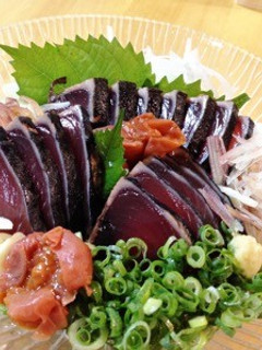 鰹のタタキは梅干で-レシピのメイン写真