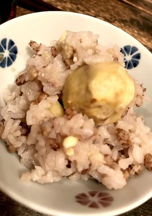 簡単！炊飯器でもち麦入り栗ご飯-レシピのメイン写真