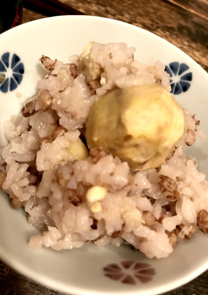 簡単！炊飯器でもち麦入り栗ご飯-レシピのメイン写真