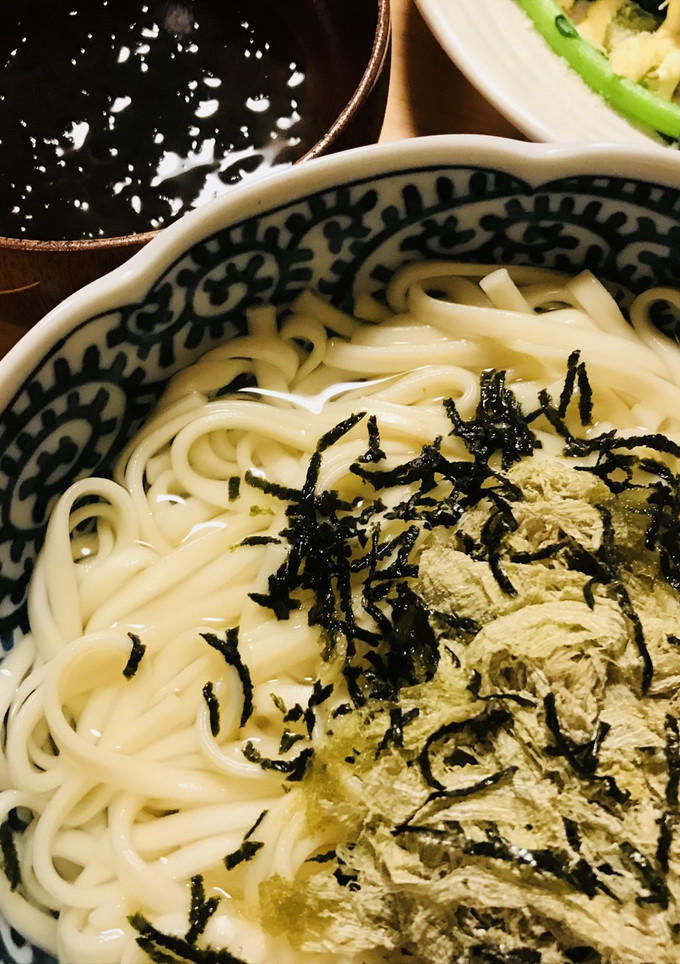 もずくでいただく●とろろ昆布釜揚げうどん-レシピのメイン写真