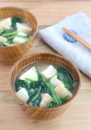 ほっこり簡単♪厚揚げとほうれん草の味噌汁-レシピのメイン写真