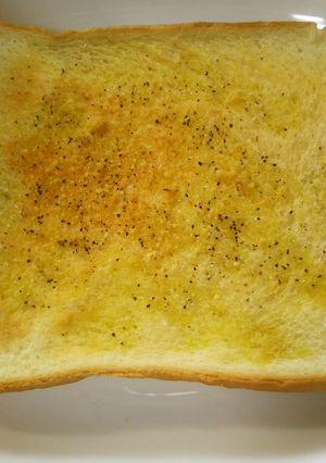 食パンとオリーブ油のずぼらトースト-レシピのメイン写真