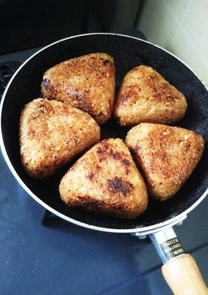 フライパンで簡単！焼きおにぎり-レシピのメイン写真