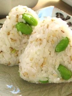 枝豆としらすのおにぎり-レシピのメイン写真
