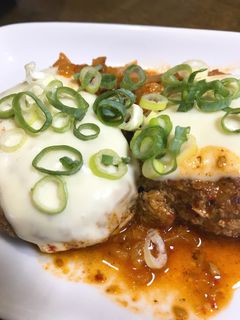 チーズのせ☆キムチ煮込みハンバーグ-レシピのメイン写真