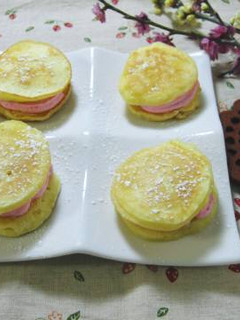 いちごクリームプチパンケーキ-レシピのメイン写真