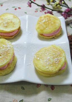 いちごクリームプチパンケーキ-レシピのメイン写真