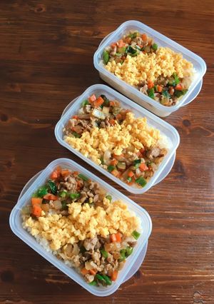 お弁当や、お昼ごはんに☆ガパオ風そぼろ丼-レシピのメイン写真
