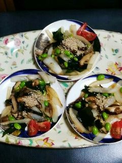 枝豆とワカメと椎茸と玉ねぎのごま油炒め☺-レシピのメイン写真