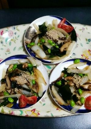 枝豆とワカメと椎茸と玉ねぎのごま油炒め☺-レシピのメイン写真