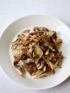 簡単料理【舞茸のガーリックバターソテー】-レシピのメイン写真