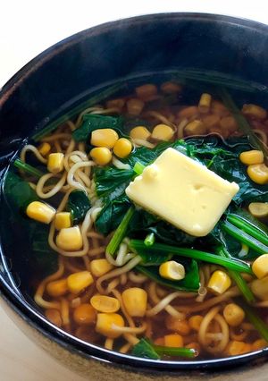妊婦飯◇ほうれん草のコーンバターラーメン-レシピのメイン写真