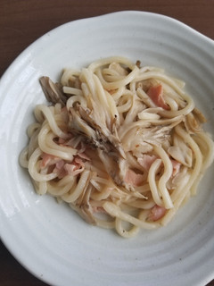 手抜きで満足!まいたけとハムの焼きうどん-レシピのメイン写真