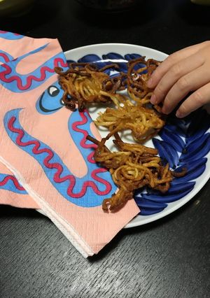 伸びたラーメンのリメイク子供も喜ぶつまみ-レシピのメイン写真