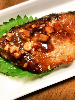 こってり派☆ブリのガリバタ醤油♪-レシピのメイン写真