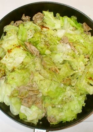 ドレッシングで野菜炒め♪簡単豚肉キャベツ-レシピのメイン写真