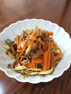 ご飯が進む!牛ごぼうのカレー炒め-レシピのメイン写真