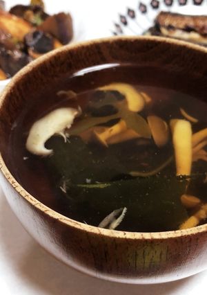 簡単！キノコとワカメの和風スープ-レシピのメイン写真