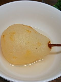 丸ごと✨洋梨の日本酒コンポート-レシピのメイン写真
