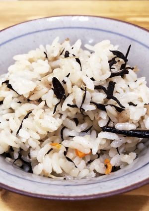 ＊おでんつゆ＊ で炊き込みごはん ♪-レシピのメイン写真