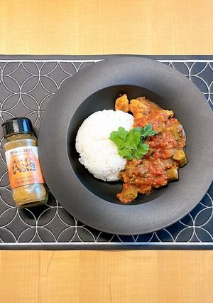 鶏胸肉とナスとオクラのヘルシー無水カレー-レシピのメイン写真