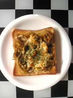 玉葱と卵のチーズトースト-レシピのメイン写真