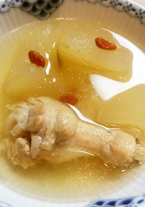 冬瓜と手羽元とクコの実のスープ仕立て-レシピのメイン写真