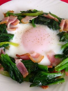 朝食に★ほうれん草とベーコンの巣ごもり卵-レシピのメイン写真