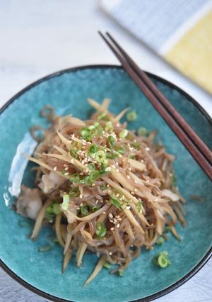 豚バラごぼうと糸こんにゃくのすき煮-レシピのメイン写真