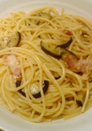 簡単昼食　なすとベーコンのペペロンチーノ-レシピのメイン写真