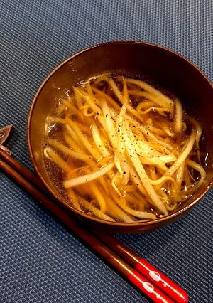 モヤシ一袋だけ。炒めモヤシスープ-レシピのメイン写真