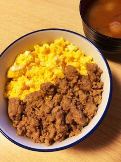 ごろごろ鶏そぼろ丼-レシピのメイン写真
