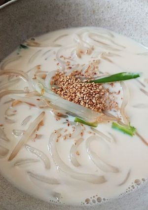 お鍋ひとつで、ピリ辛豆乳うどん-レシピのメイン写真