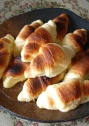 冷凍生地を焼くだけのクロワッサン♪-レシピのメイン写真