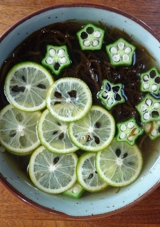 オクラとすだちのもずくスープ-レシピのメイン写真