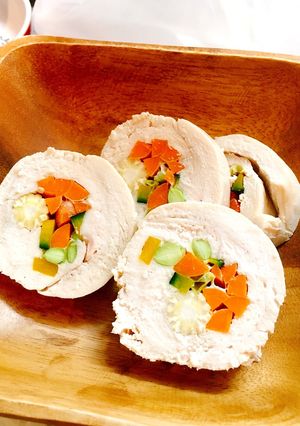 丸めてチン！カラフルお野菜の鶏ハムロール-レシピのメイン写真