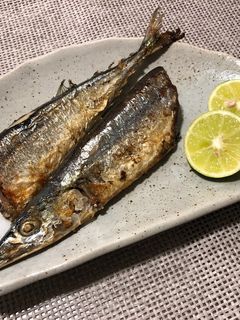 フライパンで簡単!秋刀魚の塩焼き♡-レシピのメイン写真